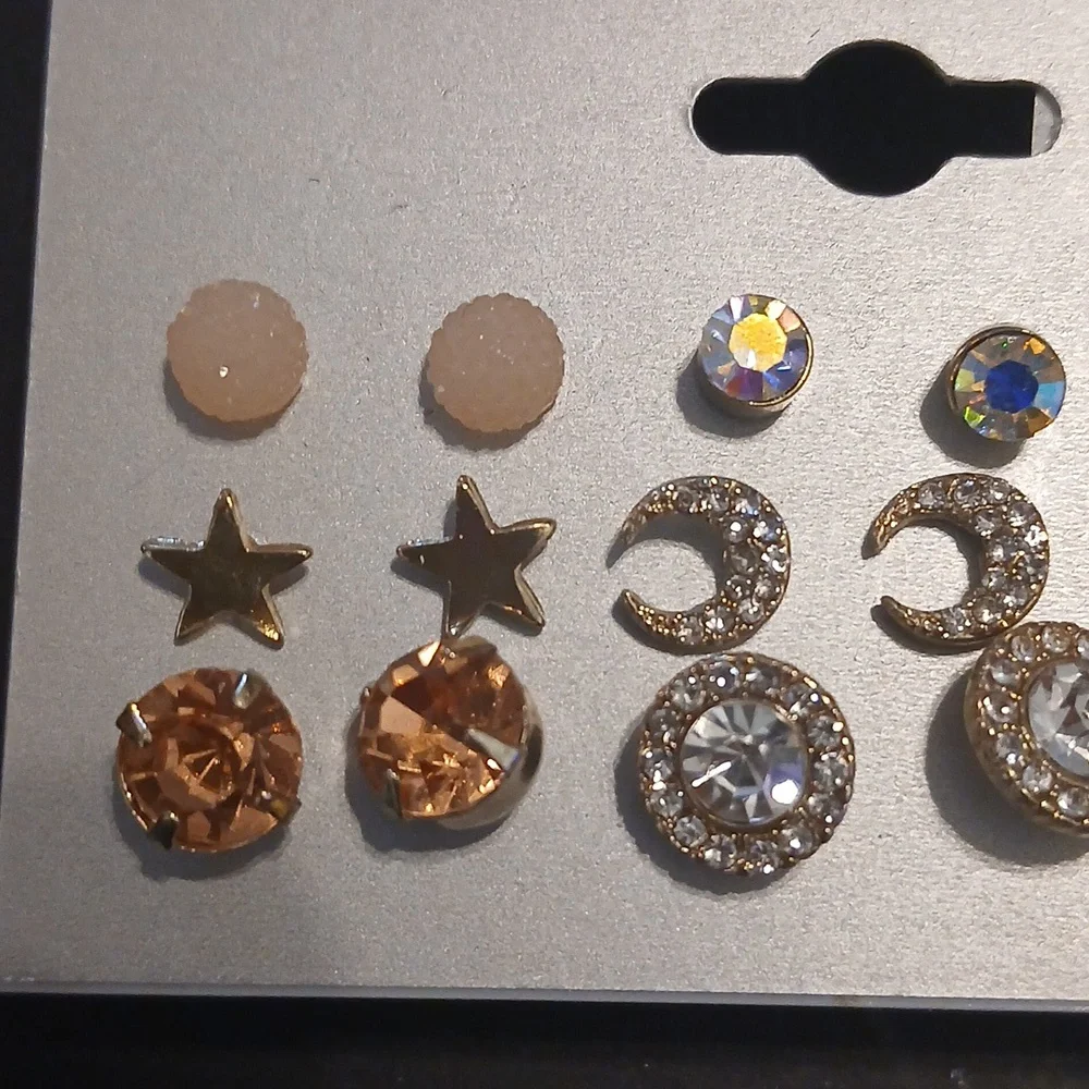 Lux accessories multi stud earring set - Picture 4 of 7